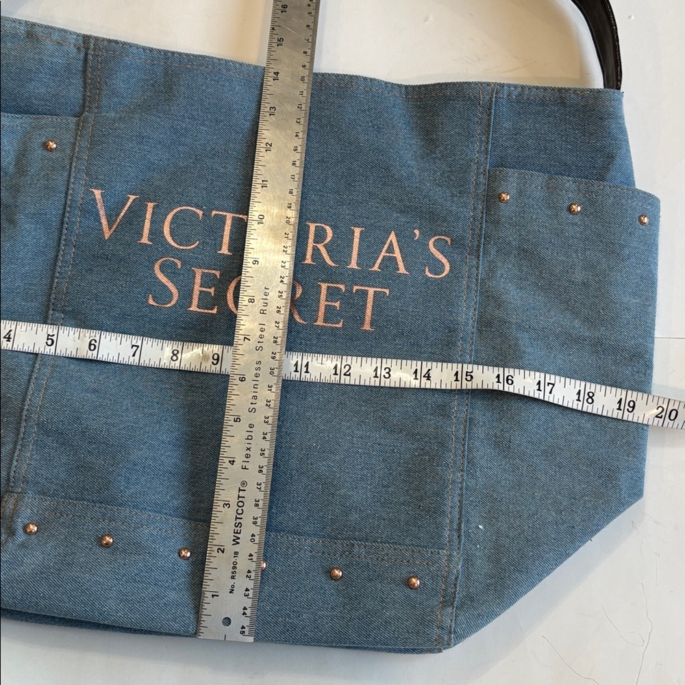 Victoria’s Secret Denim Blue Tote Black Straps Stud Detail Logo Bag - Picture 14 of 15